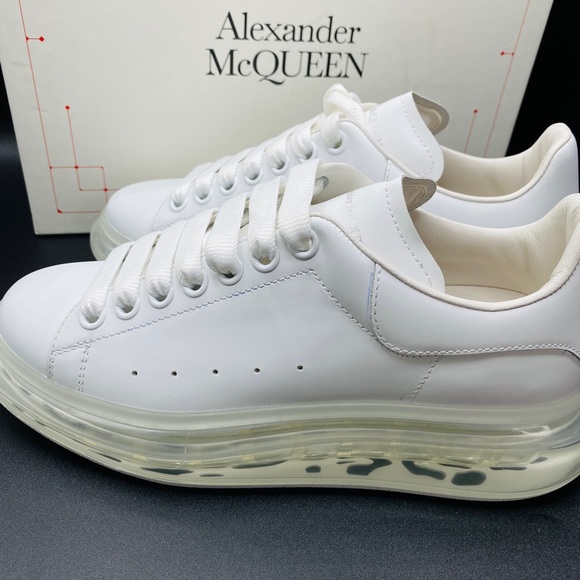 💎Host Pick💎Alexander McQueen Women’s Oversized Sneakers Size 9 NWB AUTHENTIC - Picture 4 of 9